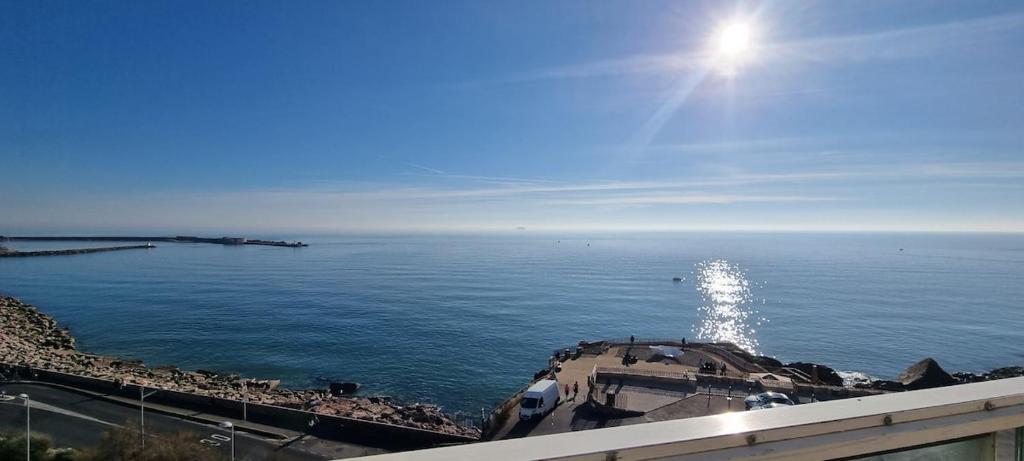 LE MARTY 53 Un Balcon sur la Mer Centre Historique