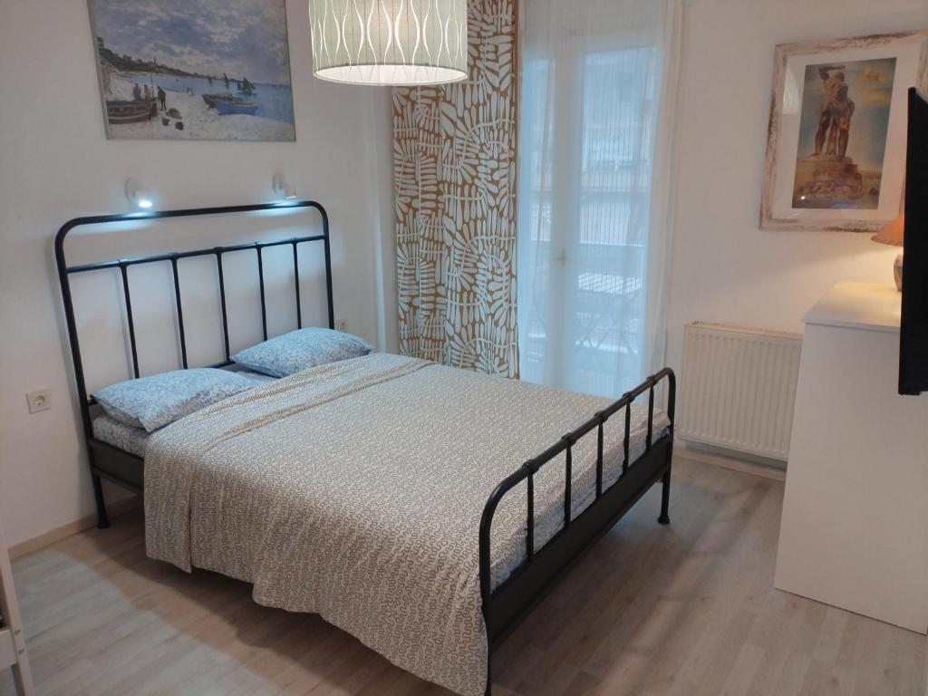 Center Apartment-Sleeps5-Balcony-Live neighborhood