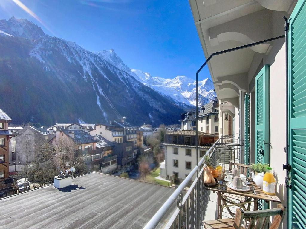 Appartement rénové à Chamonix, balcon, parking