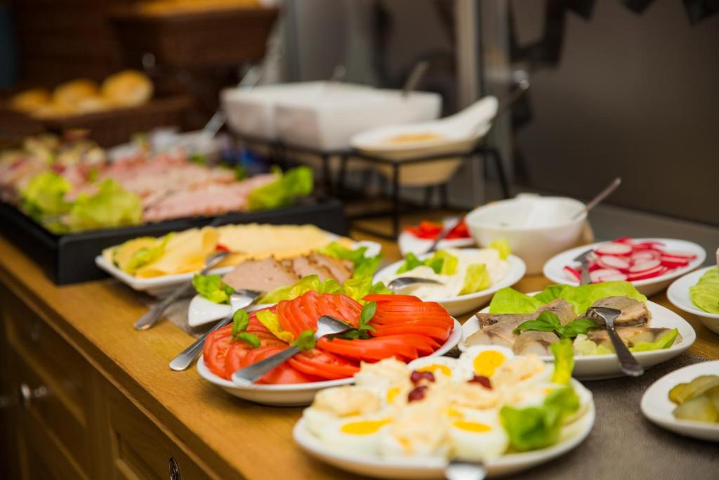 Jedlo v ubytovaní bed & breakfast alebo blízkom okolí