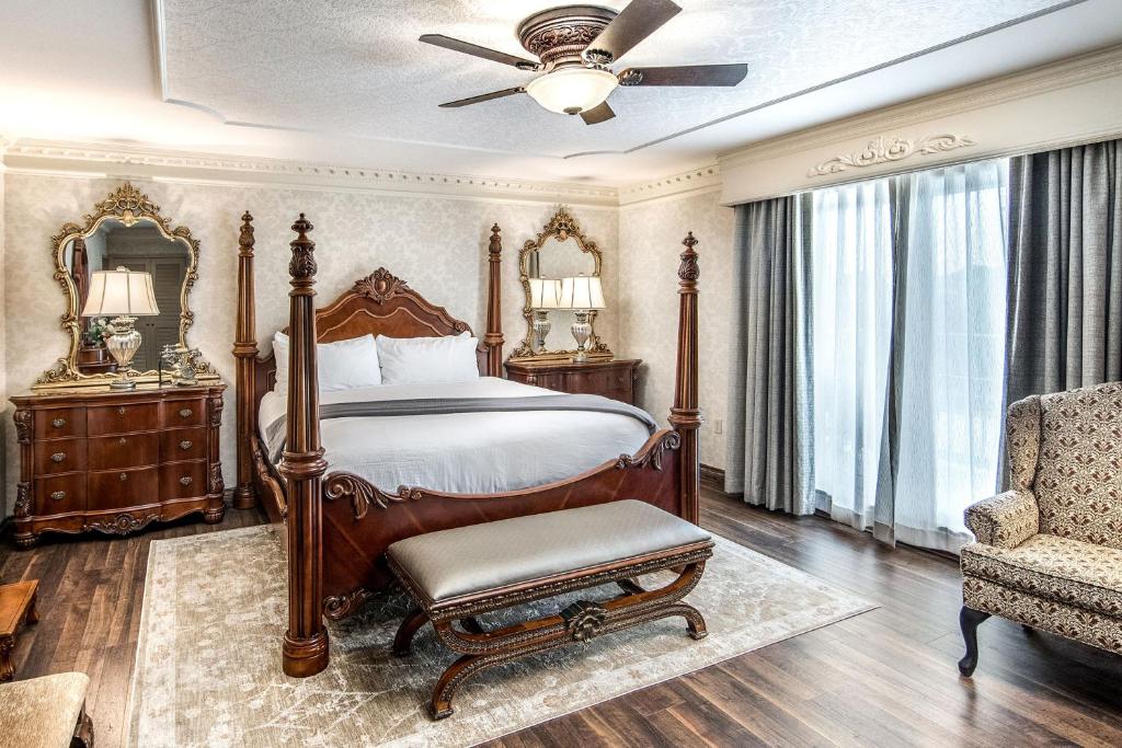 Fulton Steamboat Inn - 