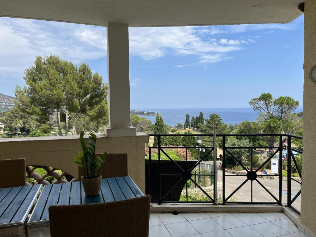 Cap Esterél 2 pièces vue mer et piscines