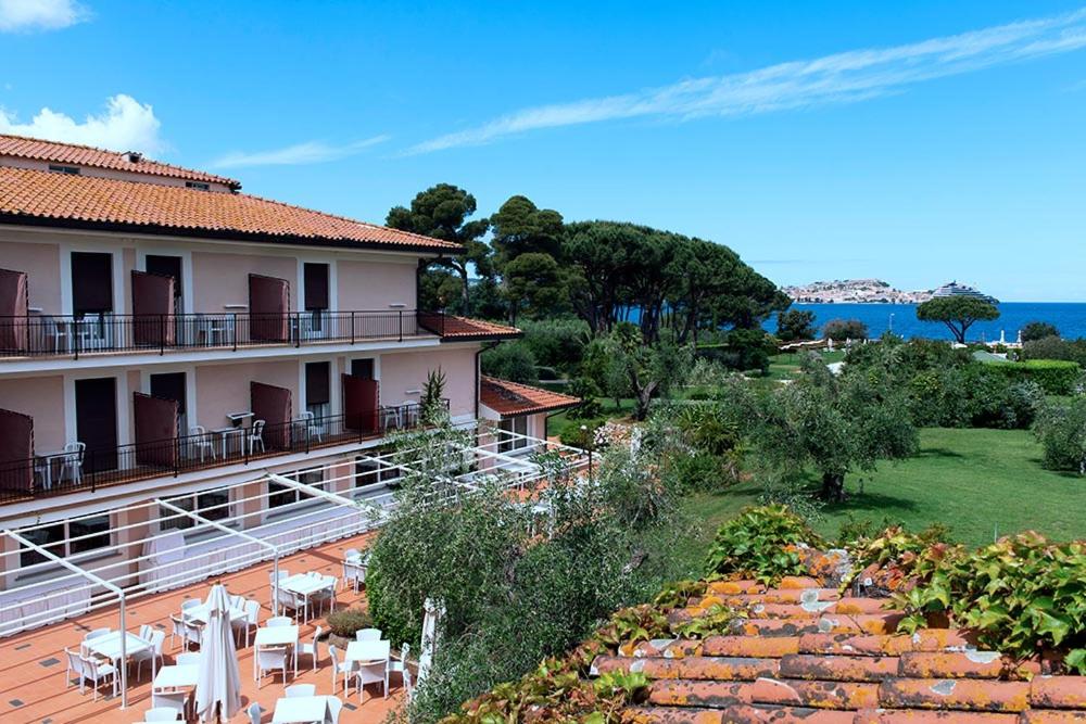 Hotel Fabricia - Standard Triple Room With Sea View