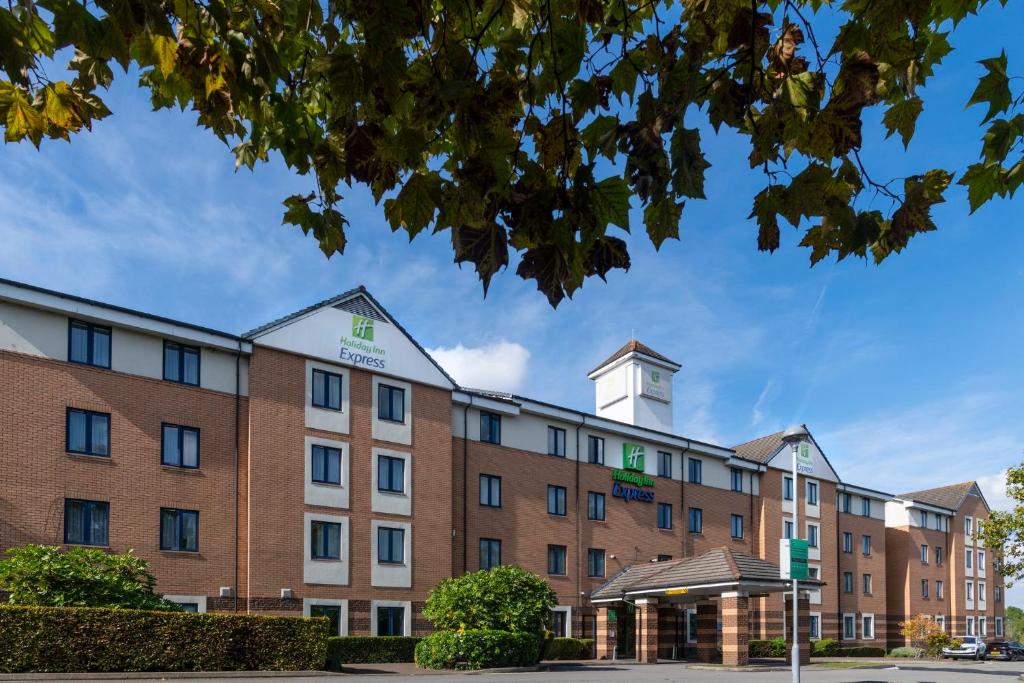 an image of a hotel at Holiday Inn Express London - Dartford by IHG in Dartford