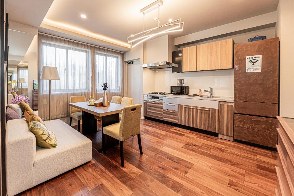 JR Sobu Line 4 Min Walk 54 sqm Private Apartment Sleeps 5 Tokyo Station 13 Min Direct Narita Airport Direct Bathtub No Elevator
