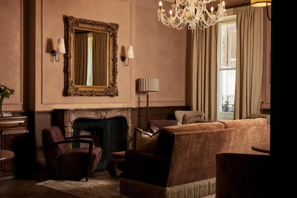The Leonard Hotel