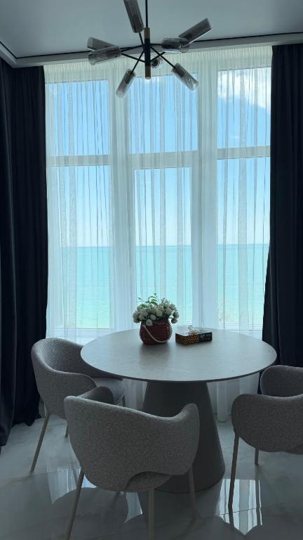 Sea View Luxe Apartments головне фото