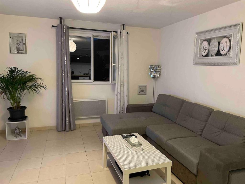 Secured residence apartment with swimming pool