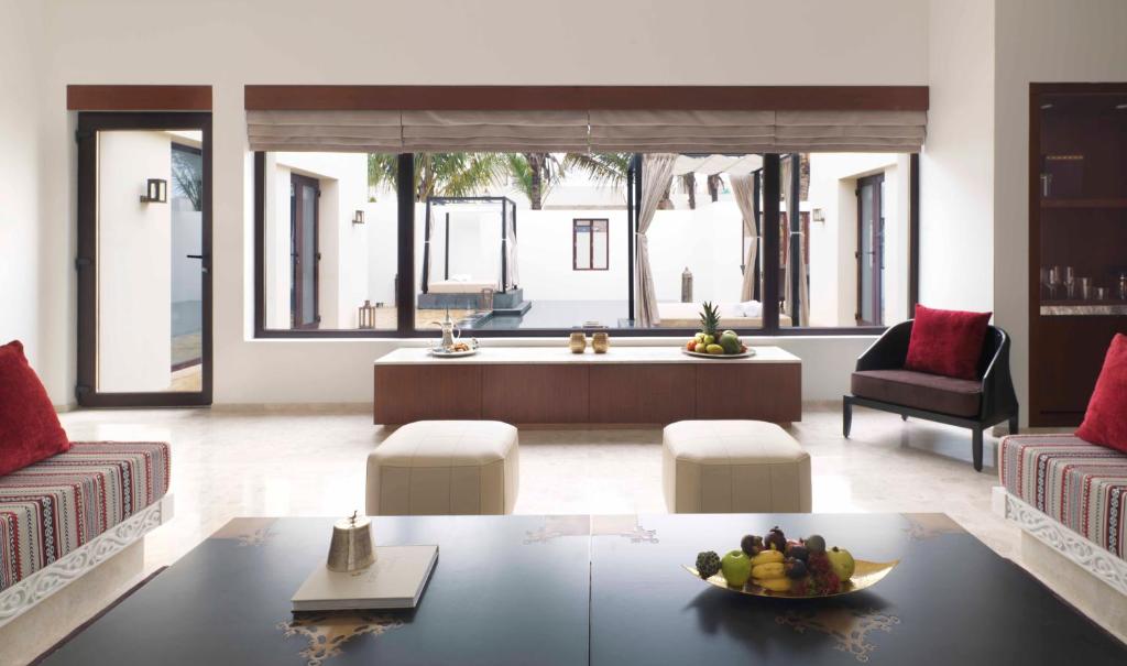 Posezení v ubytování Al Baleed Resort Salalah by Anantara