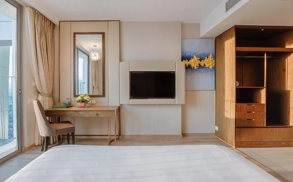 Oceanfront villa Nha Trang hotline