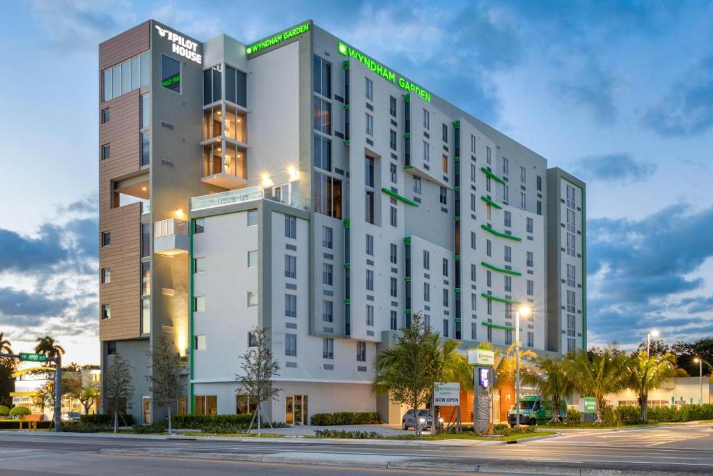 a rendering of a hotel building at Wyndham Garden Miami International Airport in Miami
