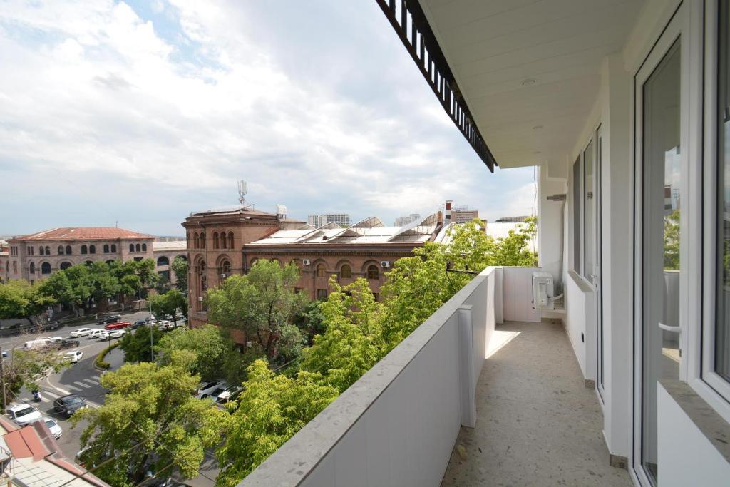 فضای داخلی Modern apt near Republic Square by Domel در ایروان - تصویر ۳