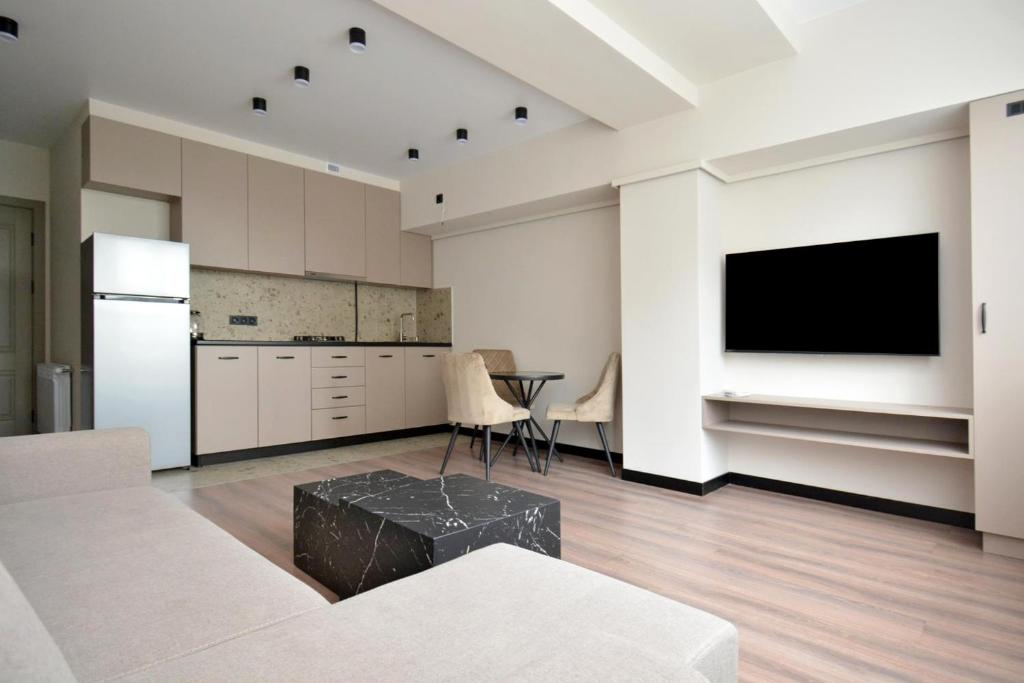 Modern apt near Republic Square by Domel در ایروان