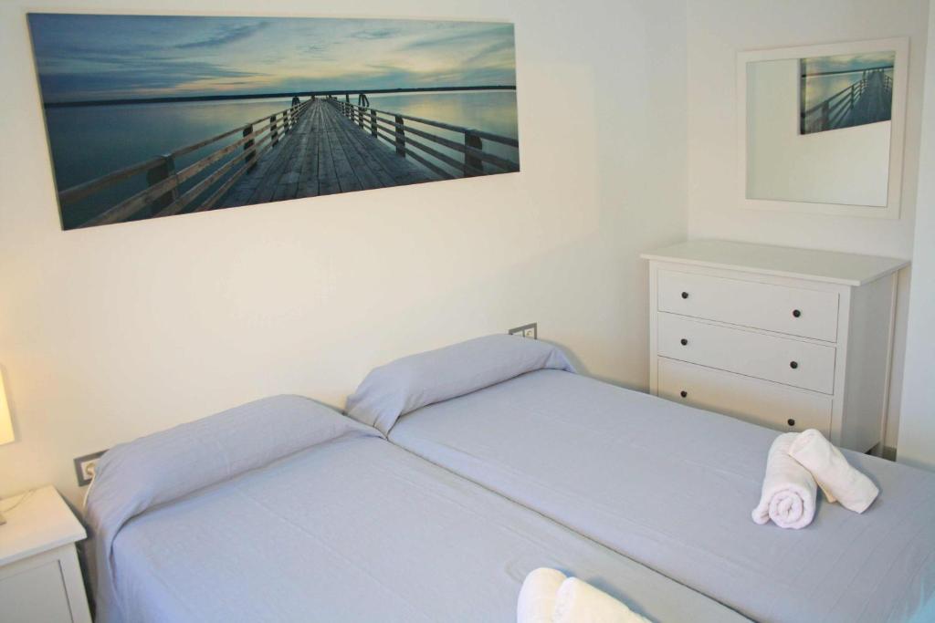 Postel nebo postele na pokoji v ubytování Superb Seafront Villa