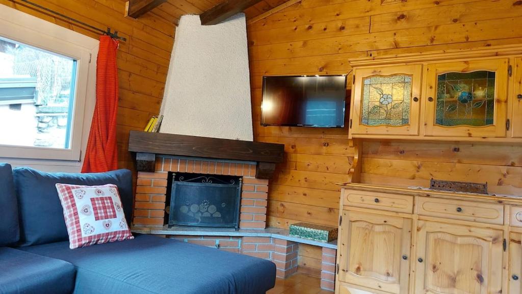 Gallery image of Trilocale stile Baita in Vezza dʼOglio