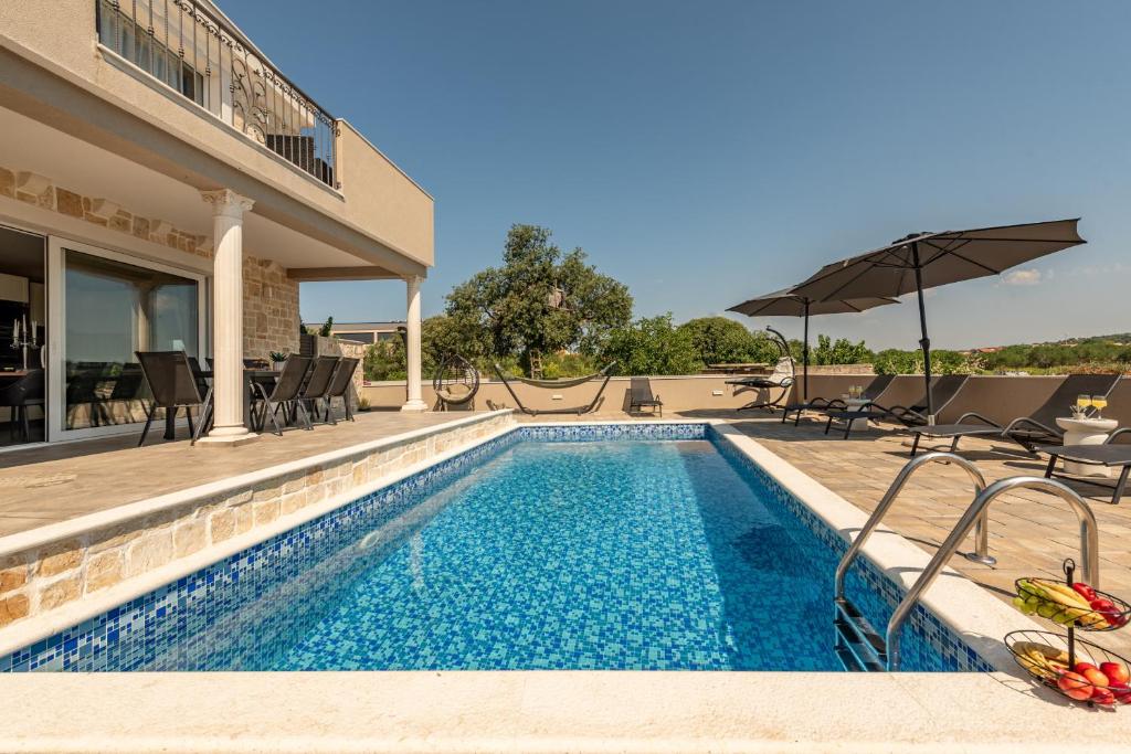 Holiday Home Solea with pool