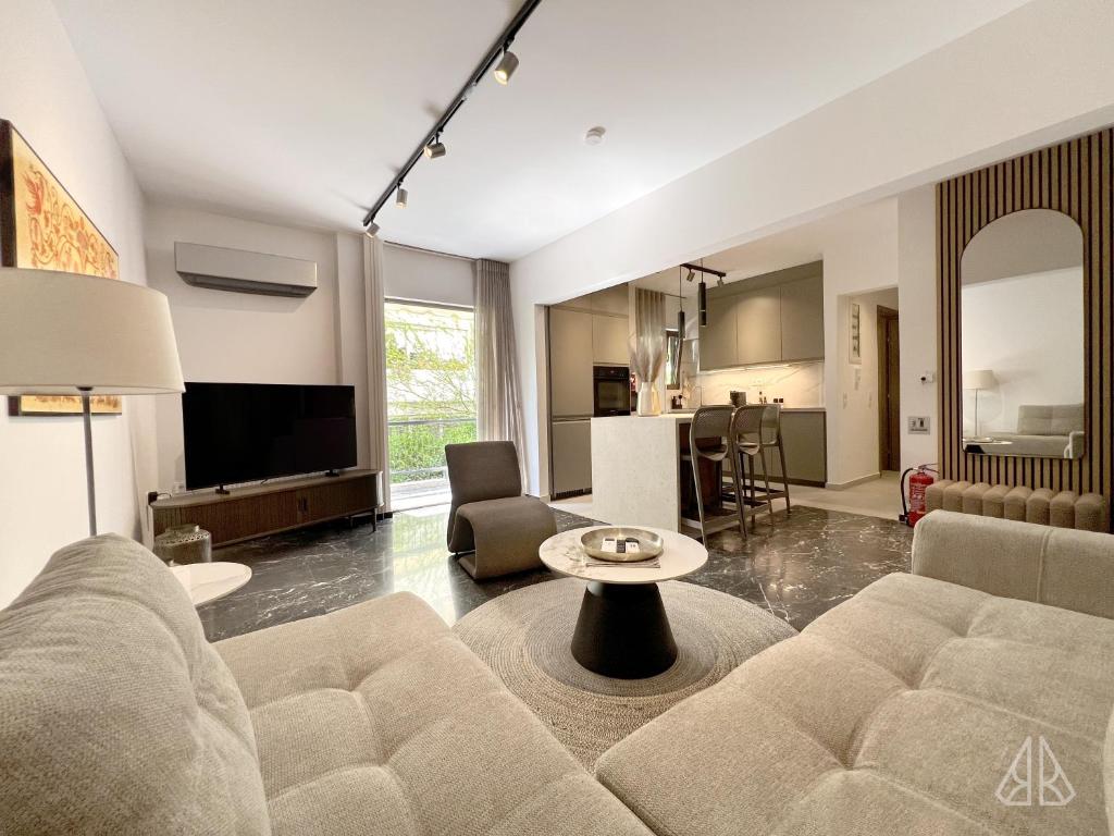 Refined Residences, Luxury home by center & beach