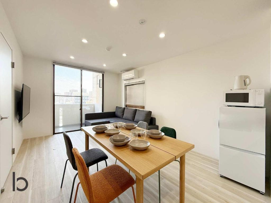 b hotel Lafort honkawa - New 2BR Apt 5 min Walk to Peace Park Sleeps 6