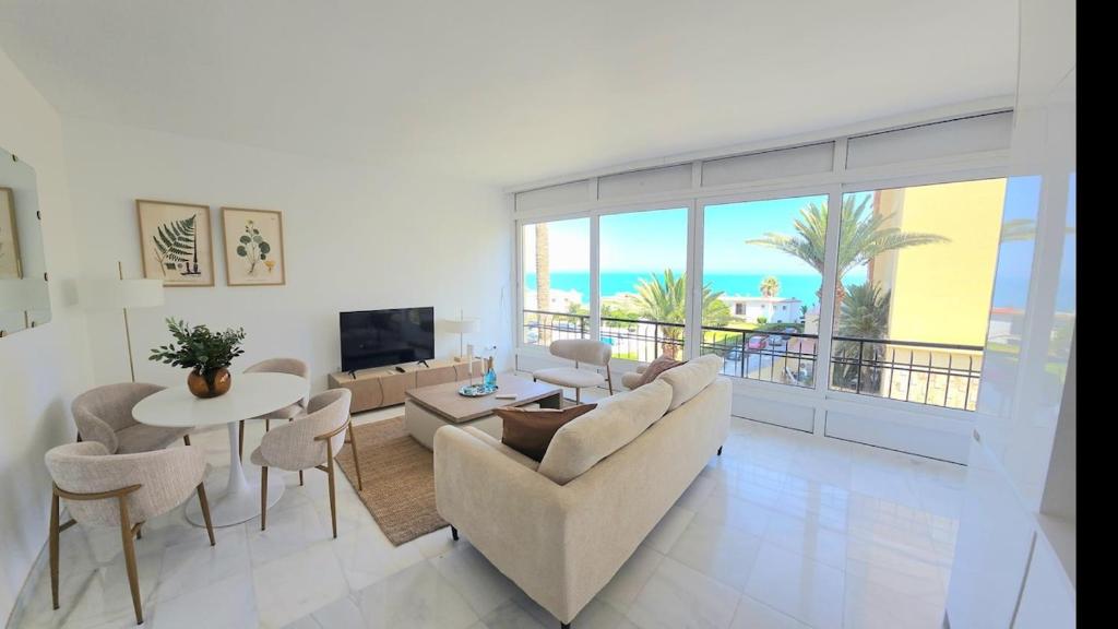 La Roca Calle Brasil 2 bed apartment with sea views Short walk to the beach and Nogalera by NAMASTE ELITE