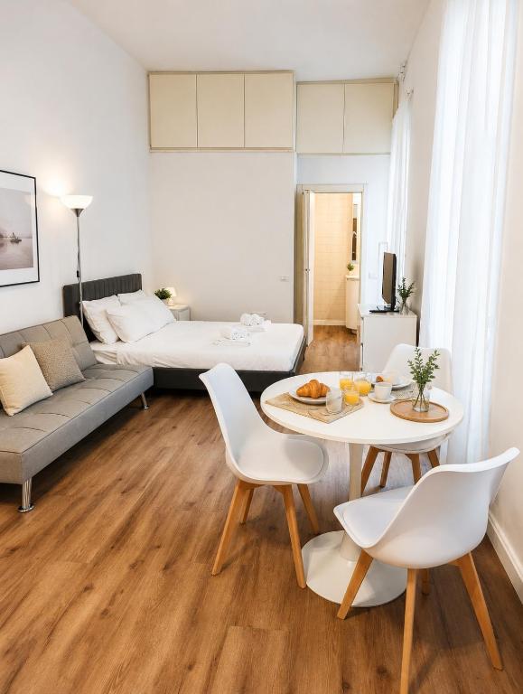 Urban Apartment in Milan Shopping Area, Metro M1 with Self Check-in