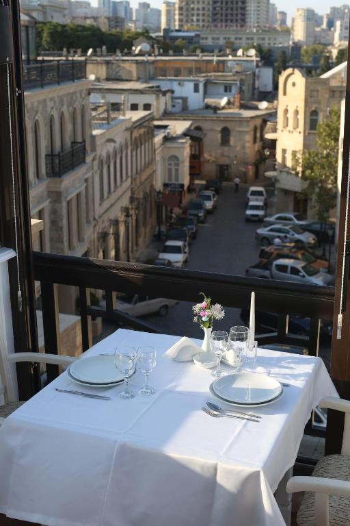 Old Str Terrace Hotel در باکو