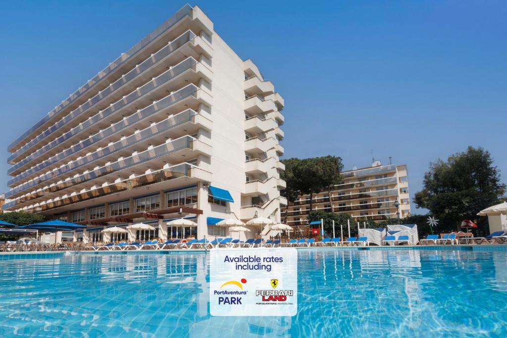 Ponient Hotel-Aparthotel Marinada by PortAventura World - Available rates with tickets included في سالو: فندق به مسبح وعليه لافتة