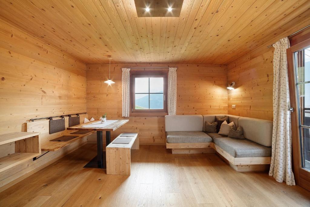 Häuselerhof - Two-Bedroom Deluxe Apartment With Garden View