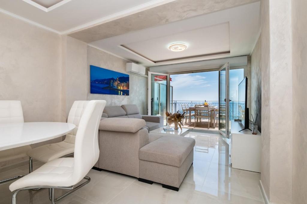 Apartment one Promenade des Anglais
