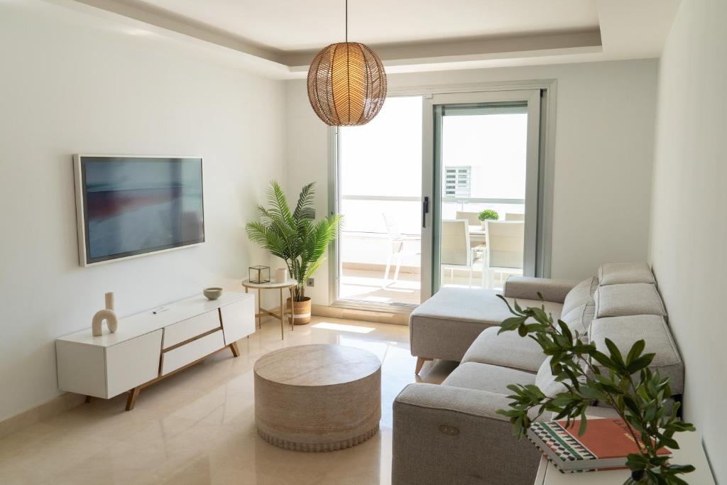Sena Three Bedroom Deluxe Penthouse by Aqua