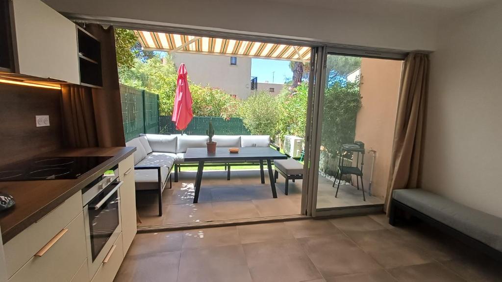 L'Écrin du Sud 4P Élégant, Clim , Piscine, 50m Village Naturiste