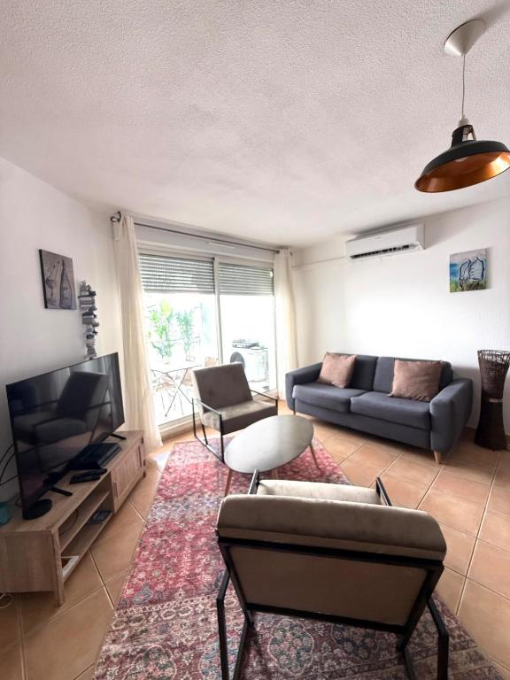 Terrace, aircon garage, elevator, near downtown