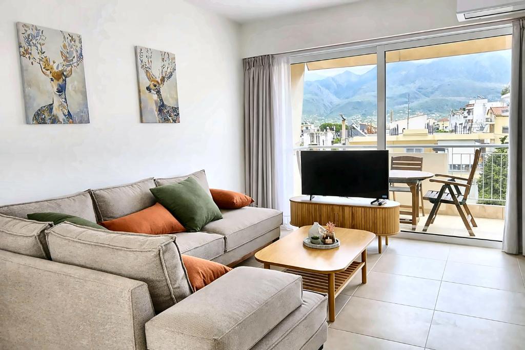 Bright & Stylish Apartment Few Steps to the Beach