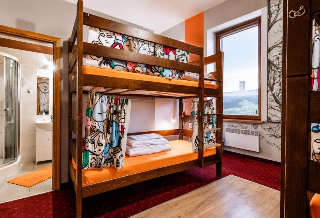 Top Hostel Pokoje Gościnne - Bed In Interconnected 6-Bed Dormitory Room