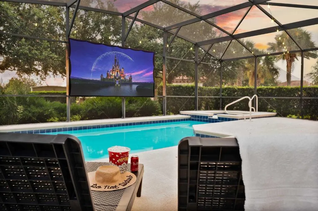Family villa w private pool near Disney