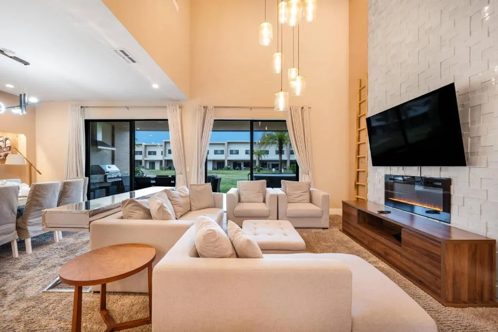 7458 Modern 9 guests 3 suites jacuzzi 8 min Disney