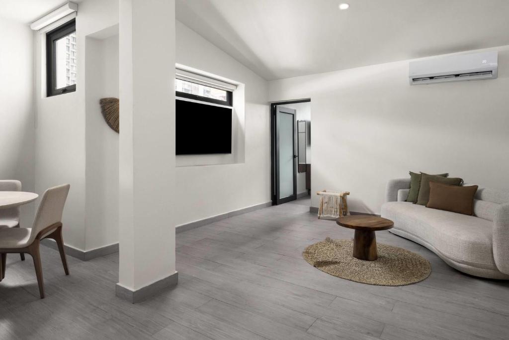 Bali Hotel Adults Only Isla Verde, a Trademark by Wyndham - Suite Superior Con Cama Extragrande - No Fumadores