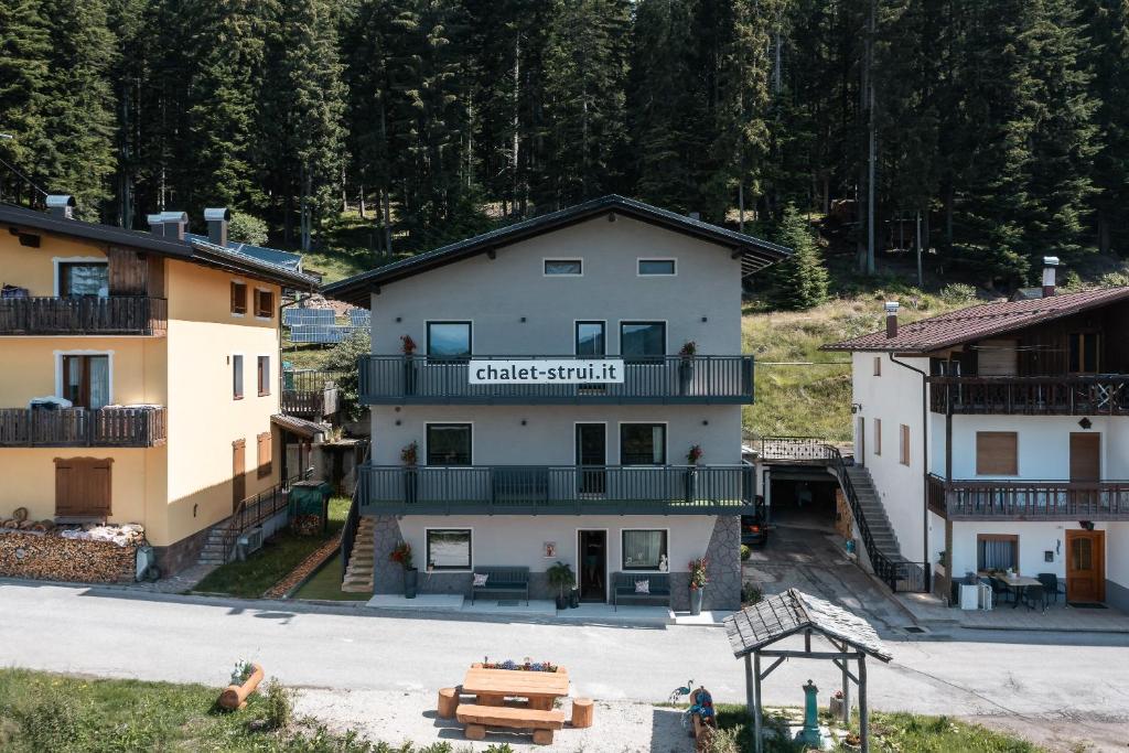 an aerial view of the chateau squinia hotel at Chalet Strui in Danta