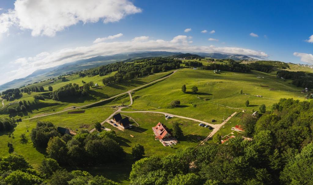 Apartments CENTER OF THE WORLD near Durmitor, Žabljak
