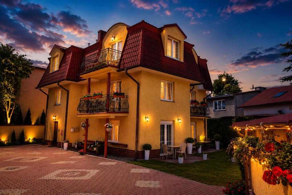 Amberek Dom Gościnny - Housity