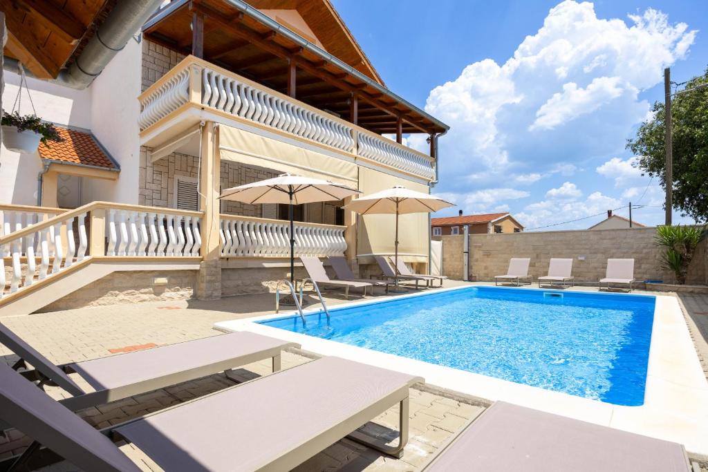 My Dalmatia - Apartment DaDa 2 with pool