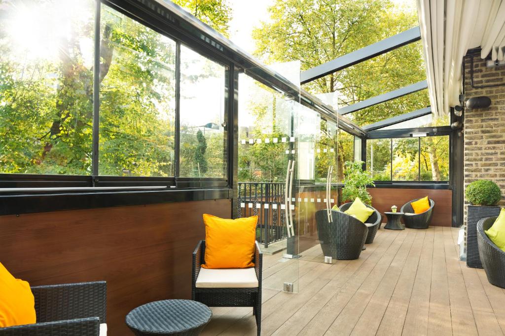 The Park City Grand Plaza Kensington Hotel - Resim 41