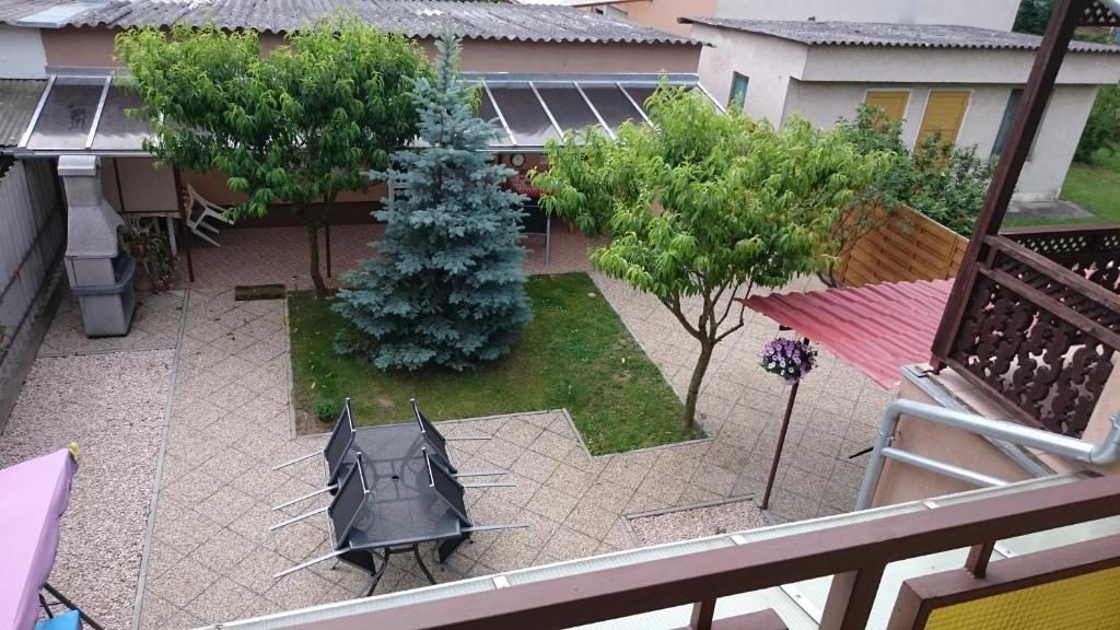 Zahrada ubytování Apartman Edit