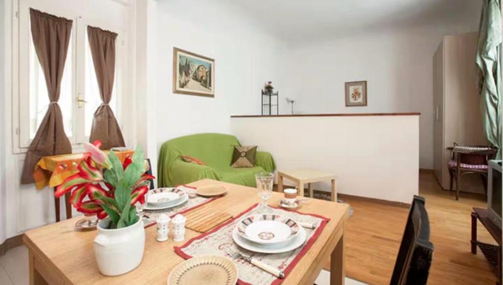Hidden Gem near Duomo Cathedral Sleeps 4