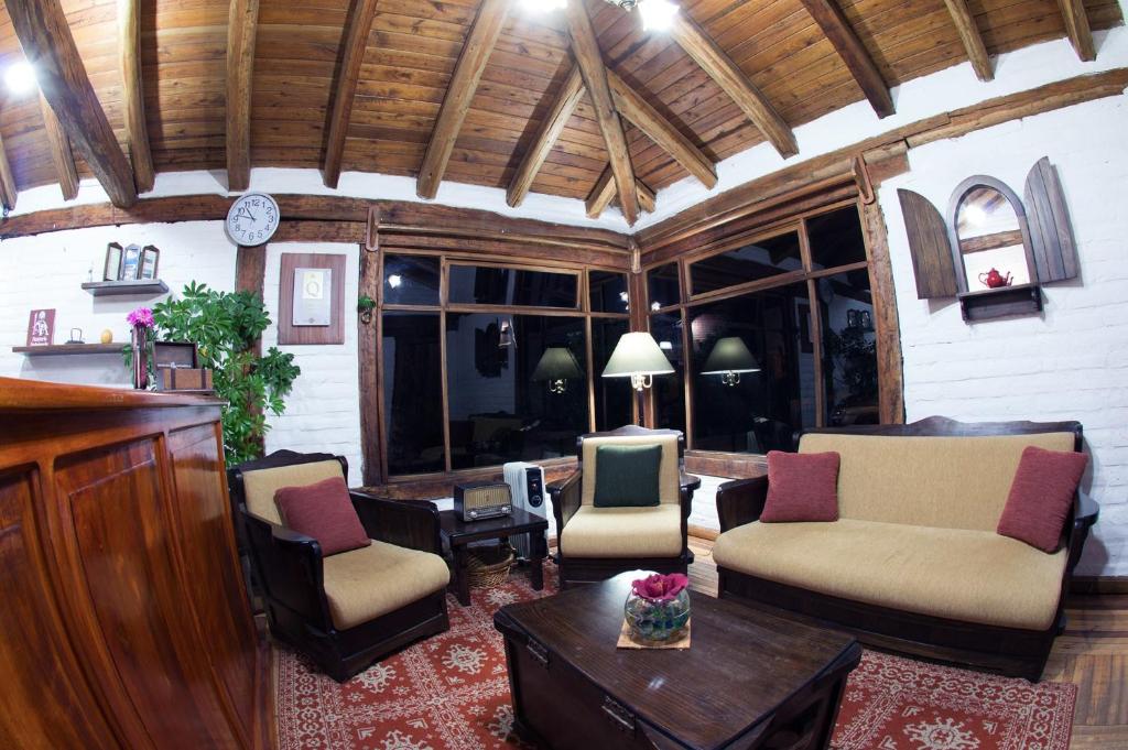 Posezení v ubytování Hotel y Hosteria Natabuela