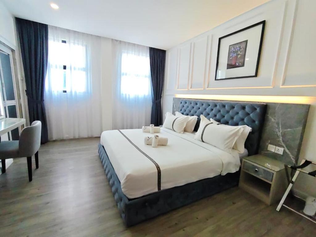 Frazel Heritage Hotel - 