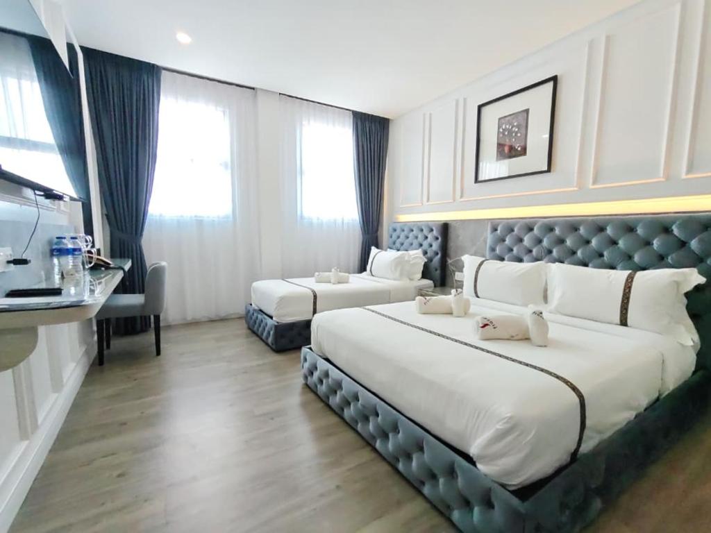 Frazel Heritage Hotel - 