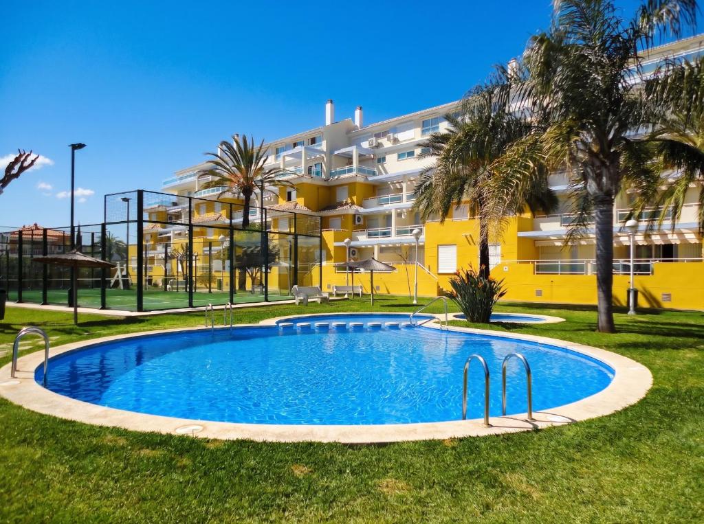 Charming Apartment in Dénia with Shared Pool - Housity
