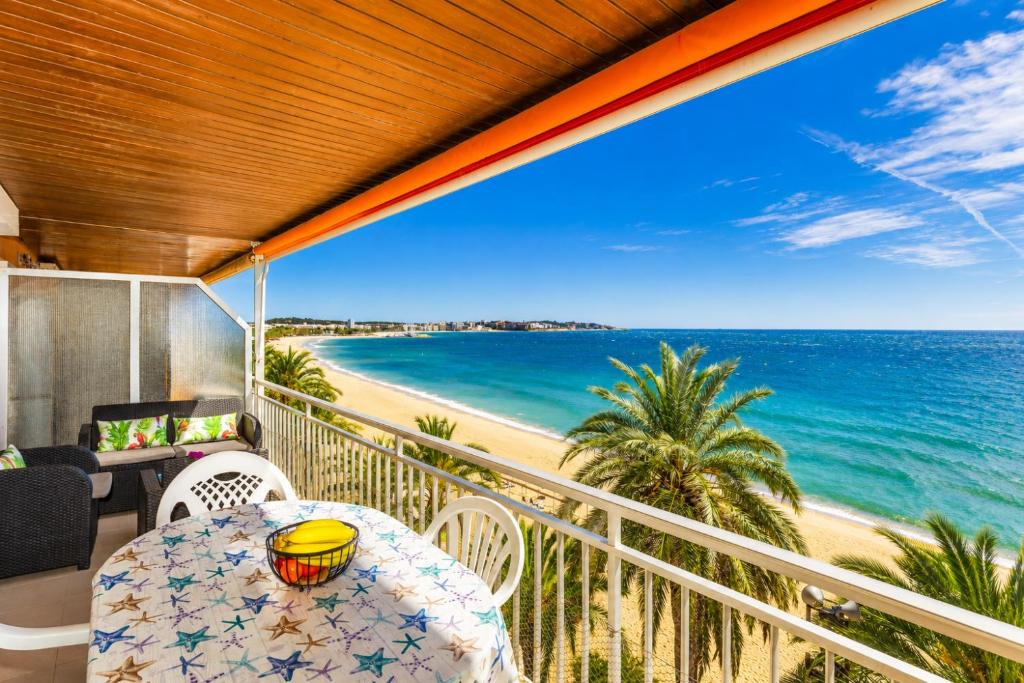 CORONA Apartment