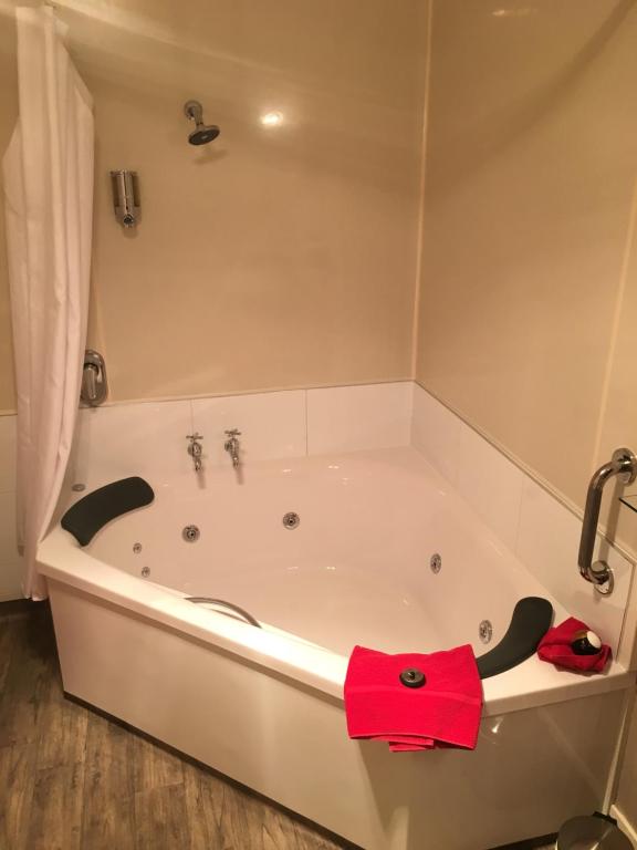 Lakefront Lodge - Resim 28