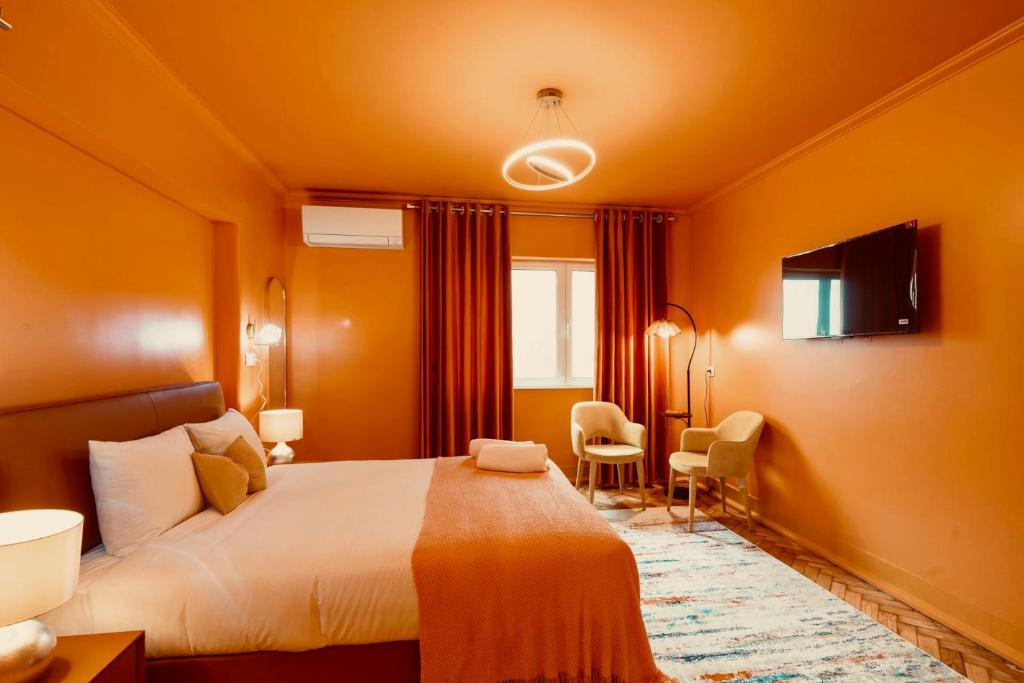 Cascais Cosy Family Suite with Shared Kitchen
